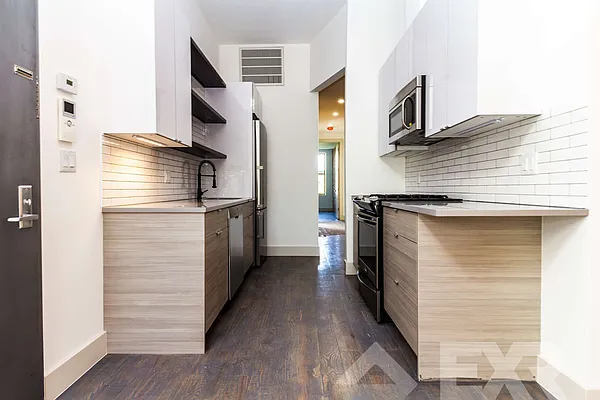 Rented by EXR | media 24