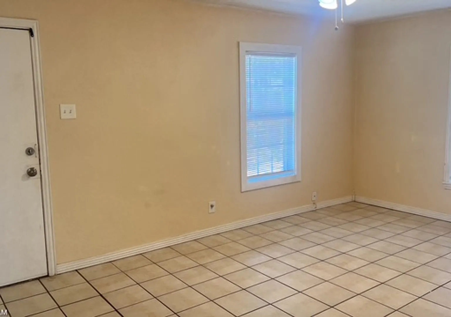 509 Jordan Ln Arlington, 76012 — Photo 2