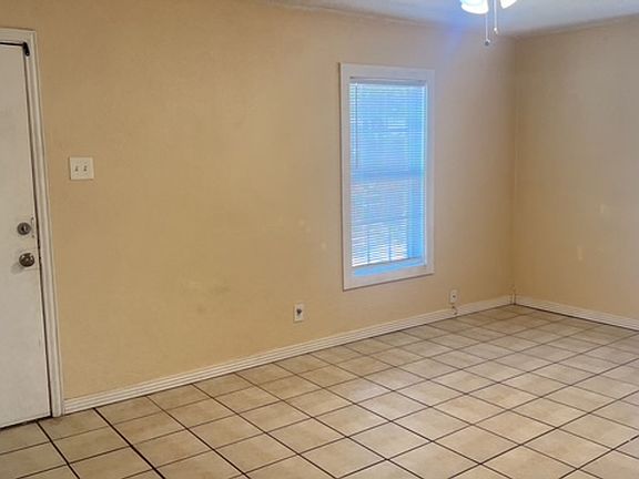 2nd image of 509 Jordan Ln