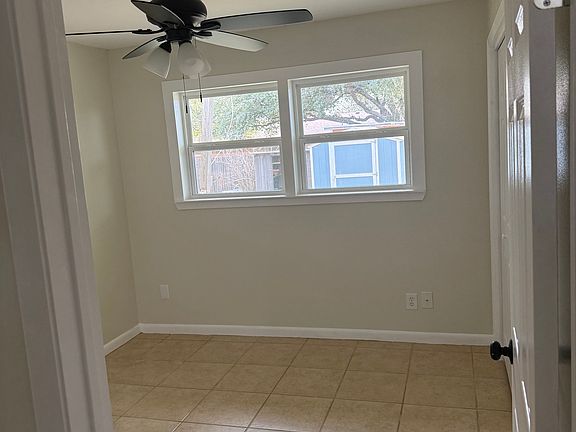 3rd image of 2667 Yale Ave