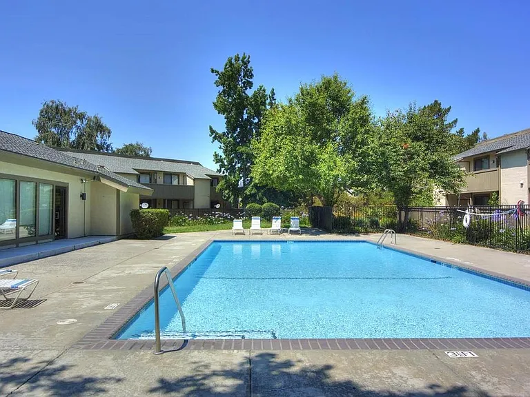 1178 N Abbott Ave — Photo 26