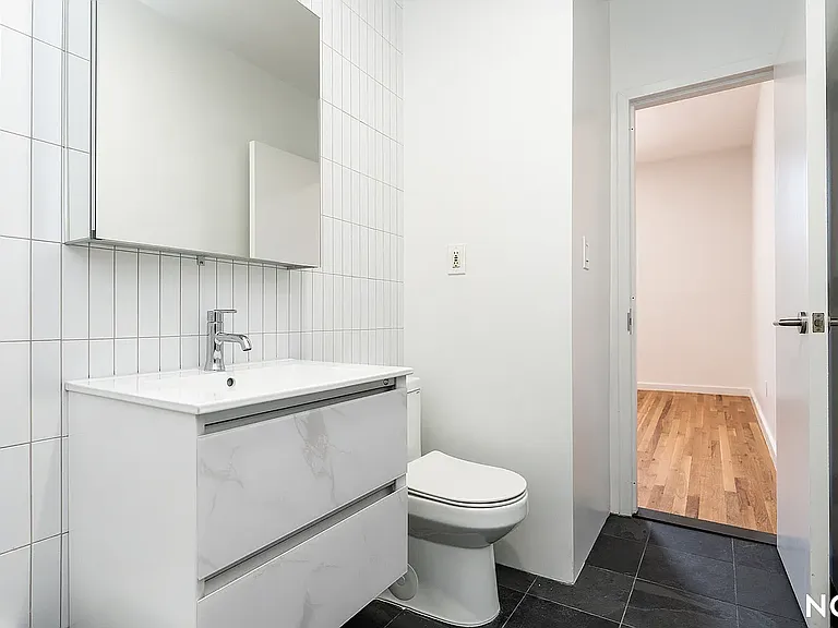 160 Johnson Ave #2E — Photo 15