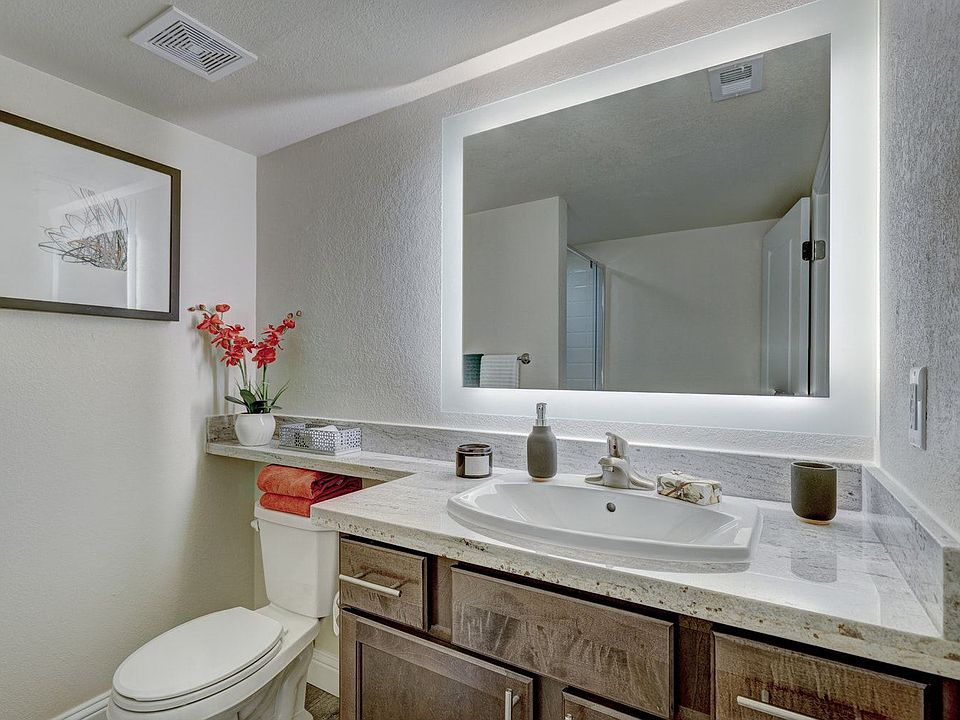 Indigo Apartments Bathroom