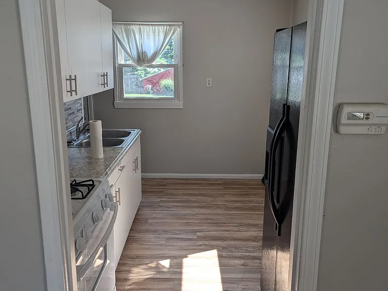 1716 Madison St — Photo 2