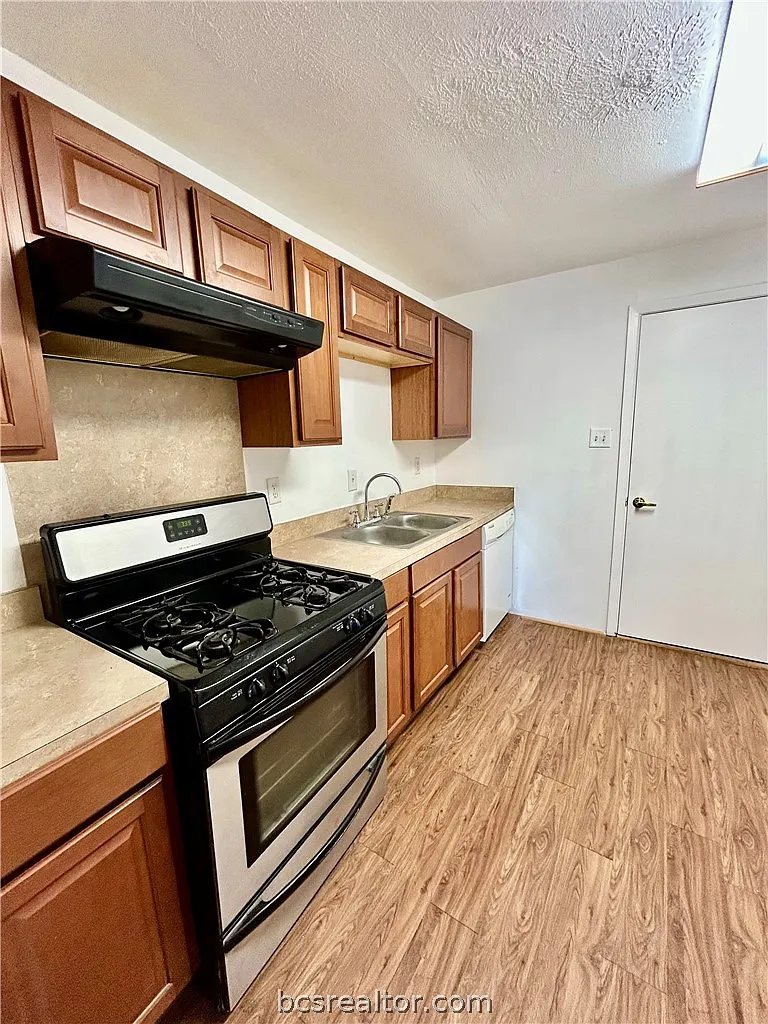 1 bed, 572 sqft, $950 — Photo 4