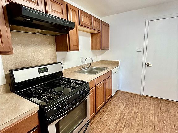 4th image of 1511 Boone St
