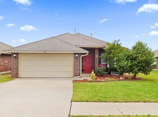 4125 Queens Dr, Moore, OK 73160