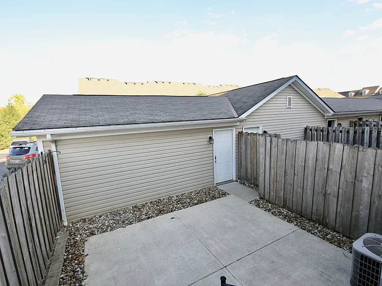8330 Bruntsfield Rd — Photo 10