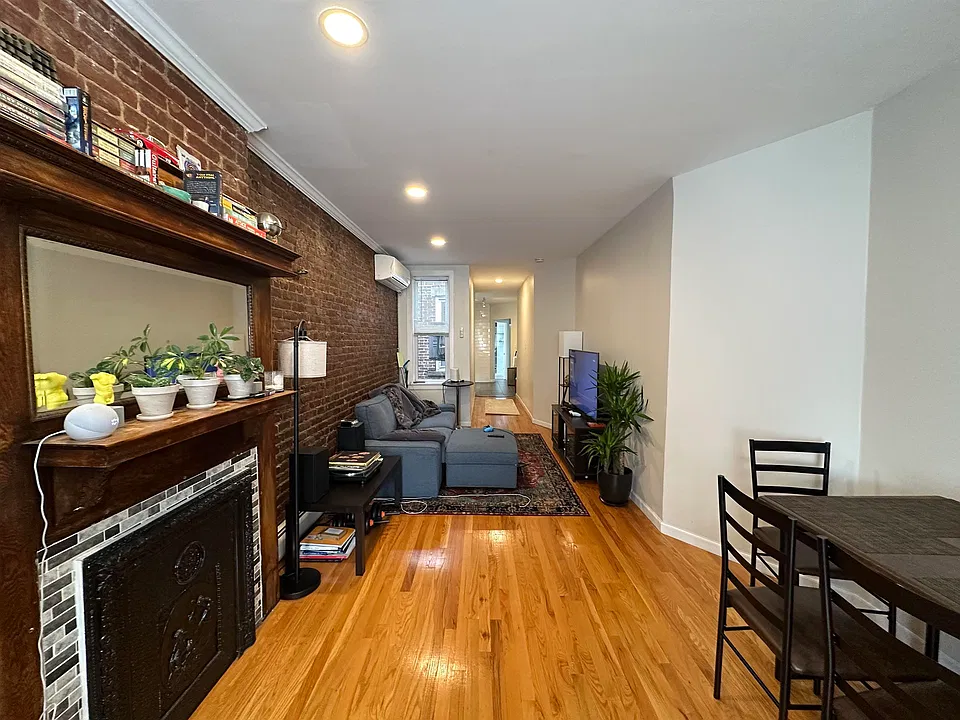 203 Ogden Ave #5