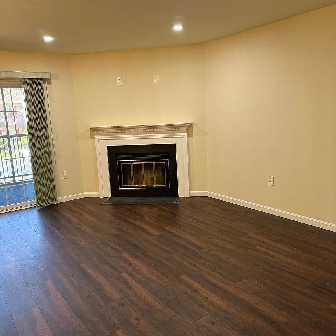 3 bed, 1416 sqft, $2,500 — Photo 2