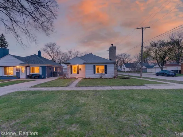 24304 Carlysle St, Dearborn, MI 48124