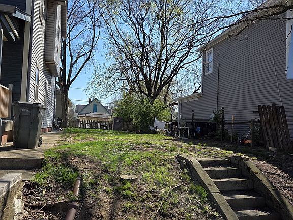 2nd image of 1705 Union St