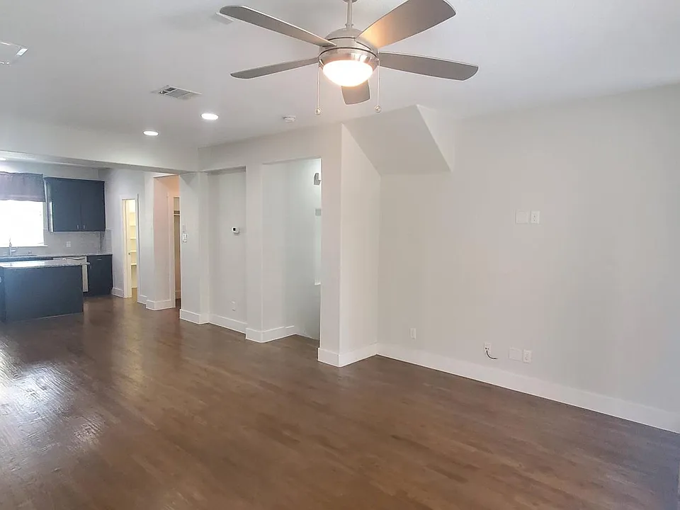 1303 Palm Springs Ln