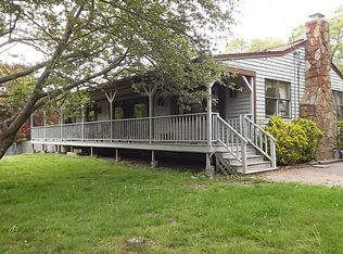 1576 Eagleville Rd, Tiverton, RI 02878