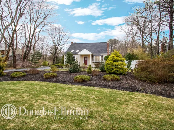 141 Bellport Ave, Medford, NY 11763