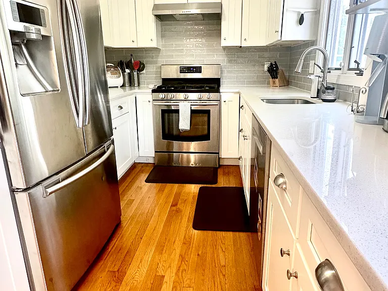 28 Evergreen Ave #28 — Photo 15