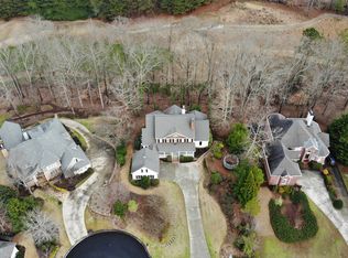 525 Old Course Ln, Roswell, GA 30075