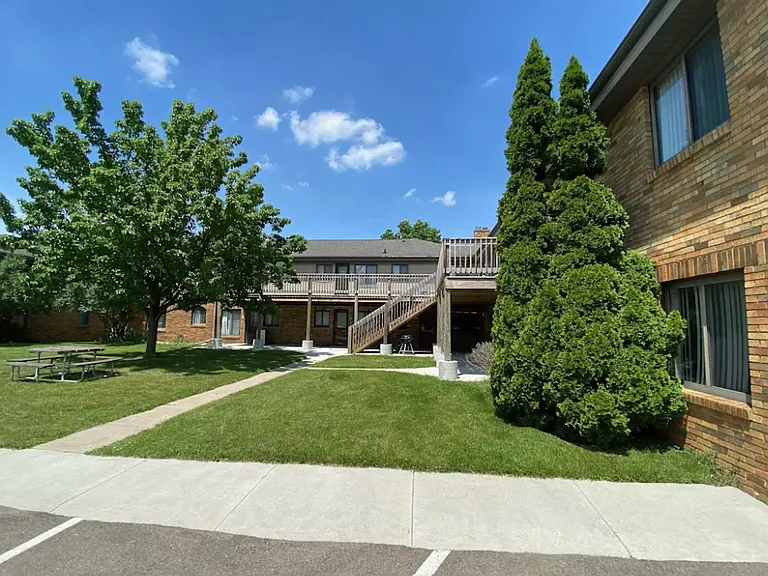 Amber Square Apartments — Photo 7