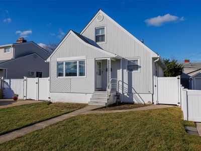30 Van Buren Street, Freeport, NY, 11520