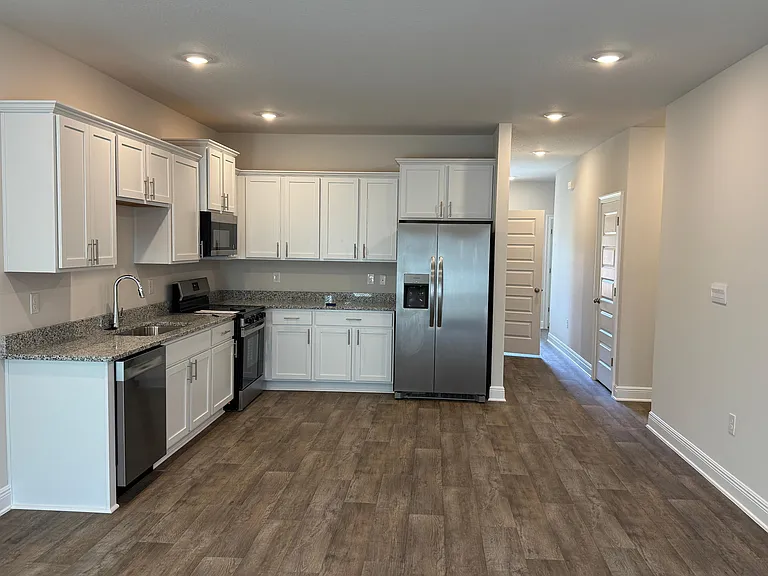 13668 Logan Pl — Photo 4
