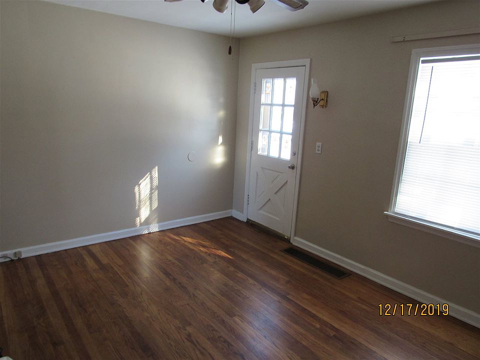 2nd image of 905 Williams Ave