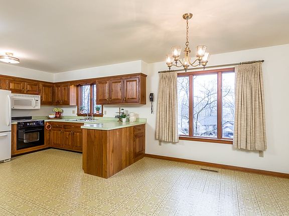 4th image of 4122 Woodland Dr