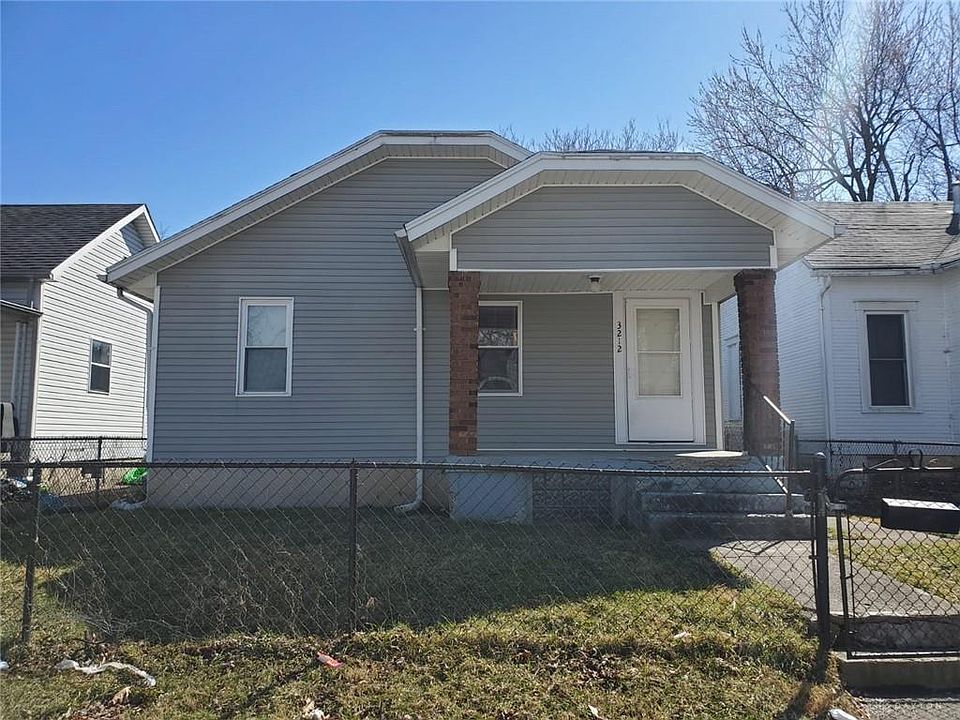 1st image of 3212 E 2nd St