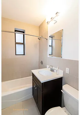 Rented by RealTegrity NY LLC | media 25