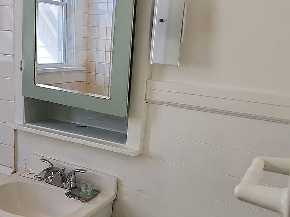 4th image of 3242 N Holton St #2