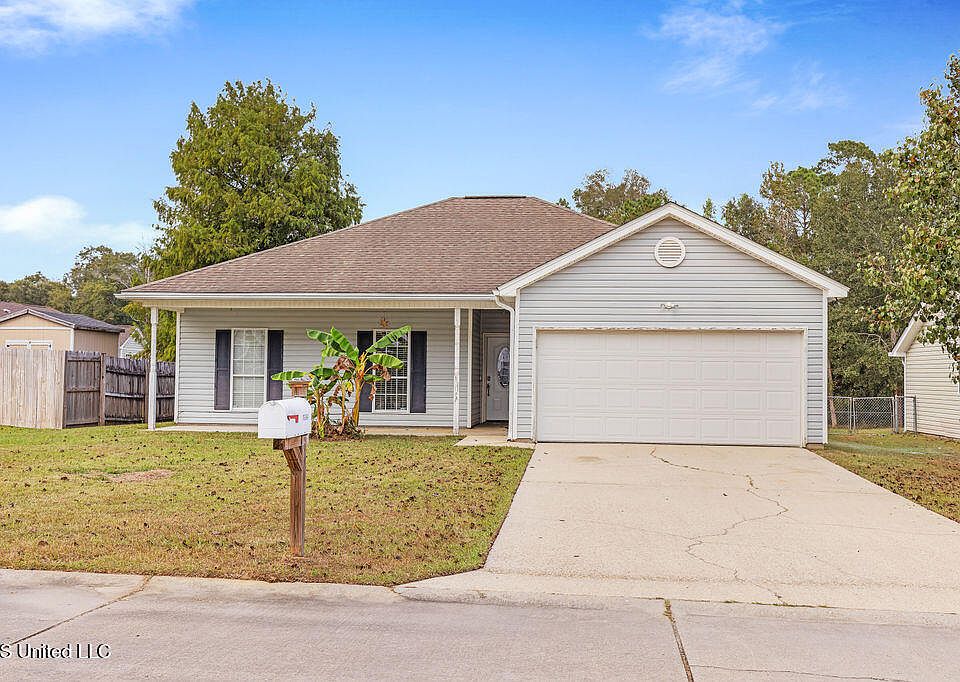 1st image of 16364 Clearwater Cir