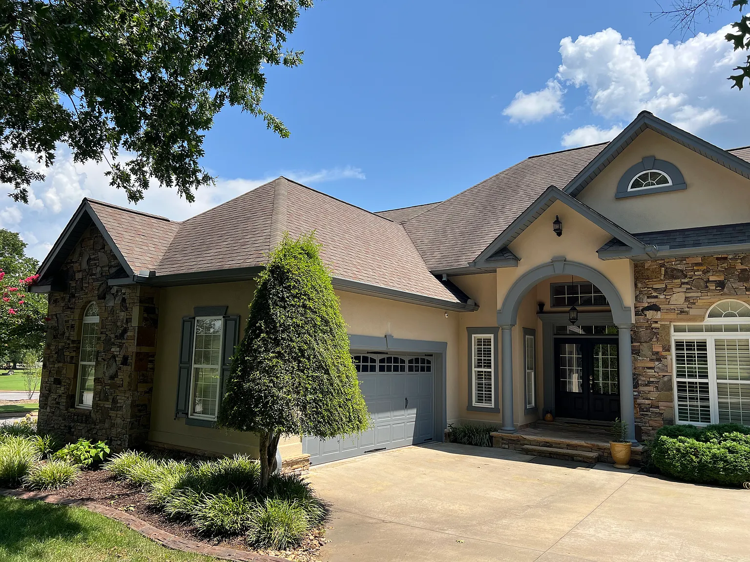 4 bed, 3.5 bath, 3607 sqft, $5,500 — Photo 3