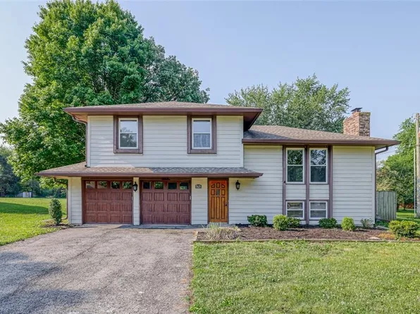 7625 W 197th St, Stilwell, KS 66085