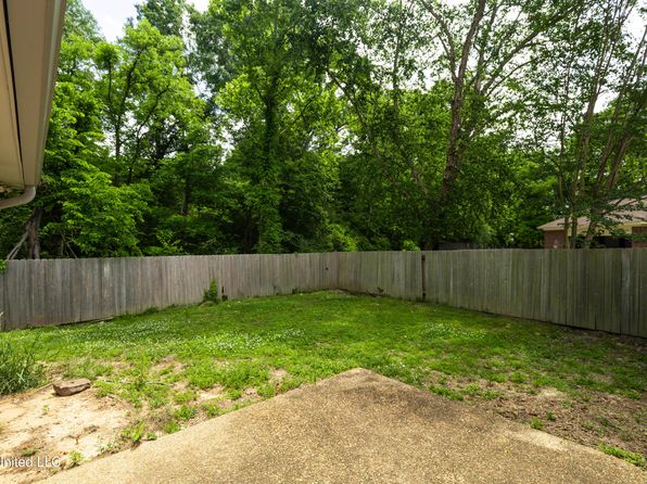 303 Colonial Dr, Madison, MS 39110