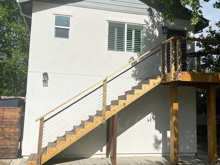 2553 Los Feliz Way #B — Photo 4