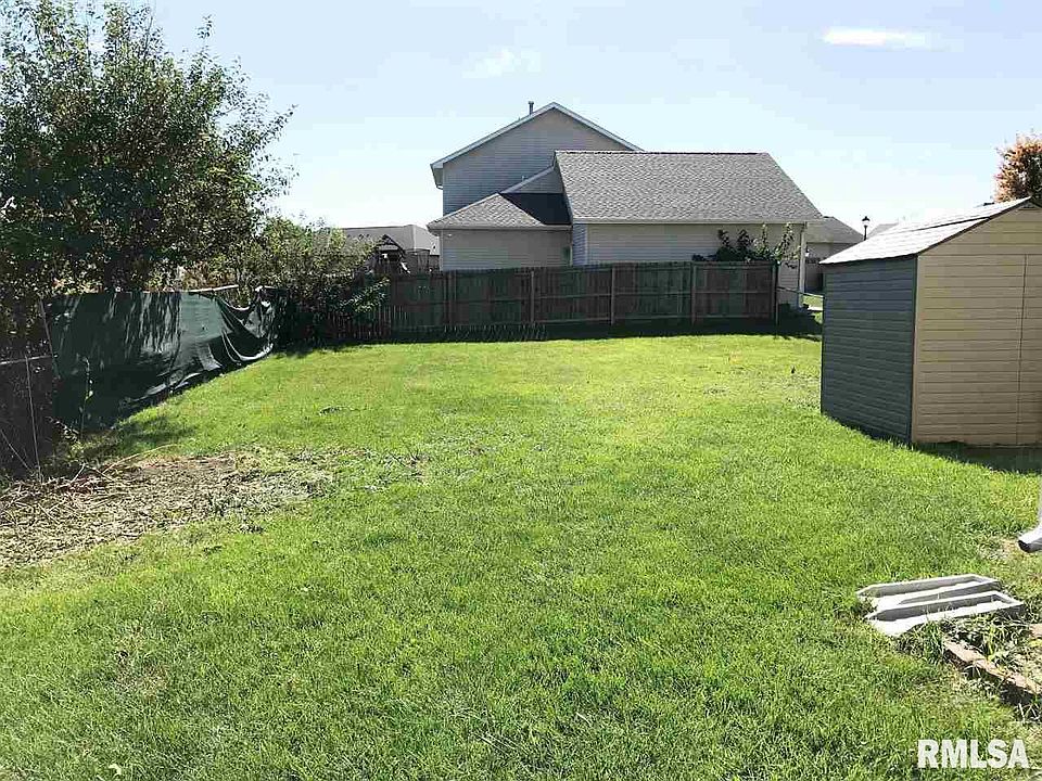 2nd image of 32 Bourbaki Rd