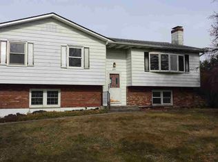 15 Forge Ct, Fishkill, NY 12524