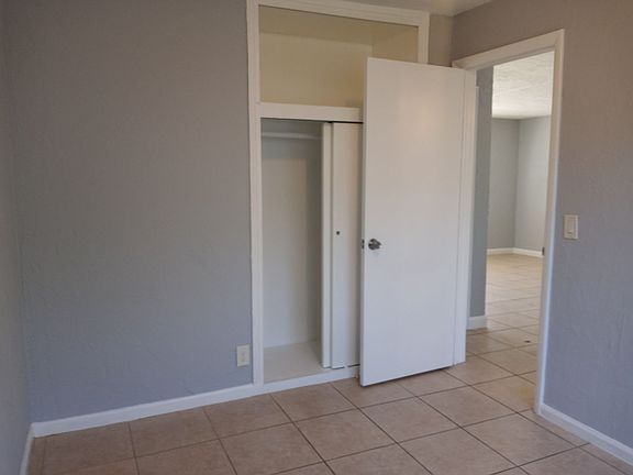 3rd image of 1121 11th St APT 3