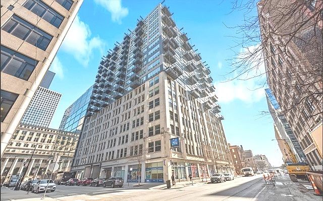 1st image of 565 W Quincy St Unit 1008
