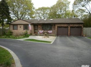 6 Lopa Ct, Centereach, NY 11720