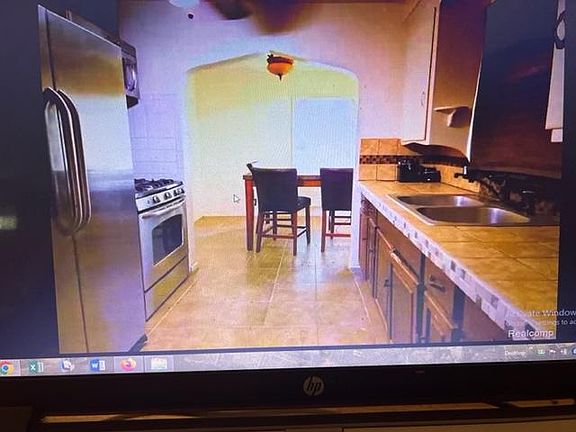 3rd image of 11536 Duchess Ave