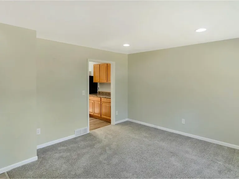 160 S Christine Cir — Photo 4