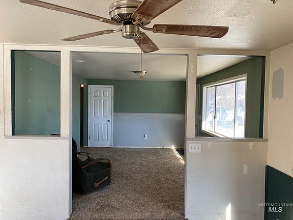 3rd image of 1503 N La Cresta Ave