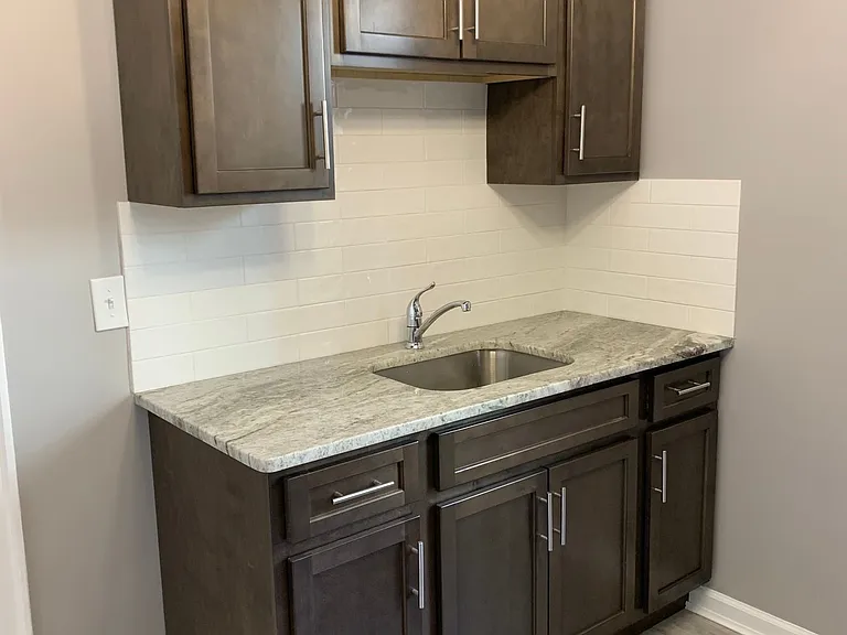 426 Central Ave — Photo 4