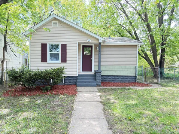 1002 Burgess St, Saint Paul, MN 55103