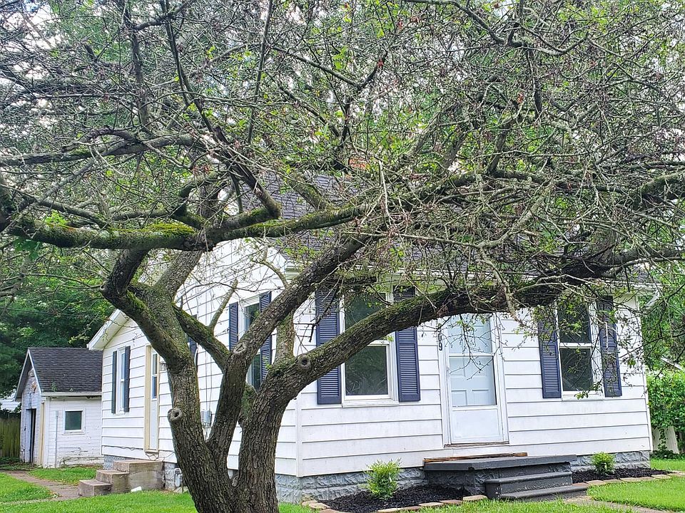 1st image of 909 Vanderburgh Ave