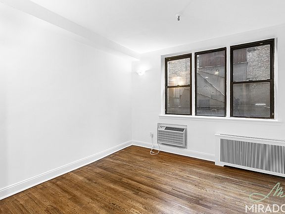 3rd image of 1435 York Ave APT 3j