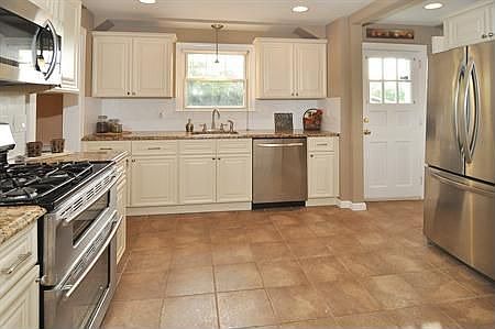 Kitchen - view 1