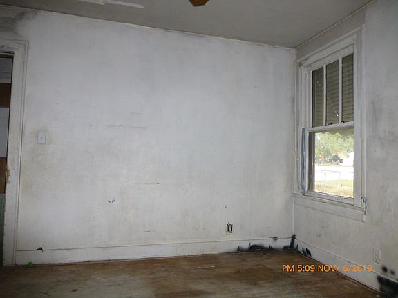 4th image of 4003 Niagara St