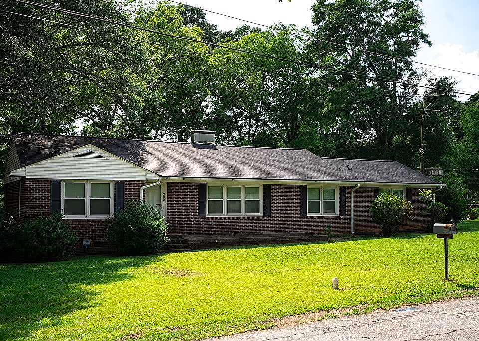 1st image of 205 Fairview Rd