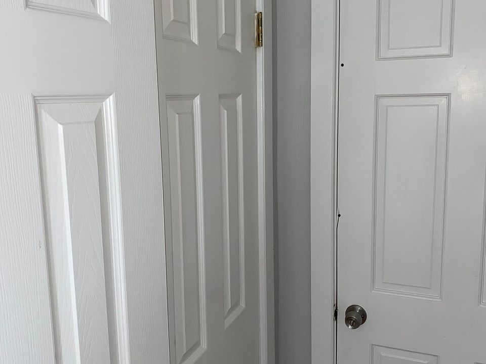 2nd image of 216 Elm St APT 2